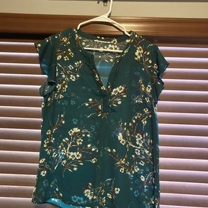 Spring inspired floral green blouse short sleeved. Sz large